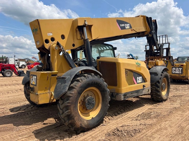 2015-caterpillar-tl1055c-image-4