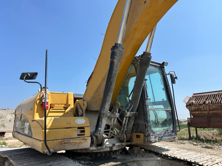 2011-caterpillar-329dl-image-75