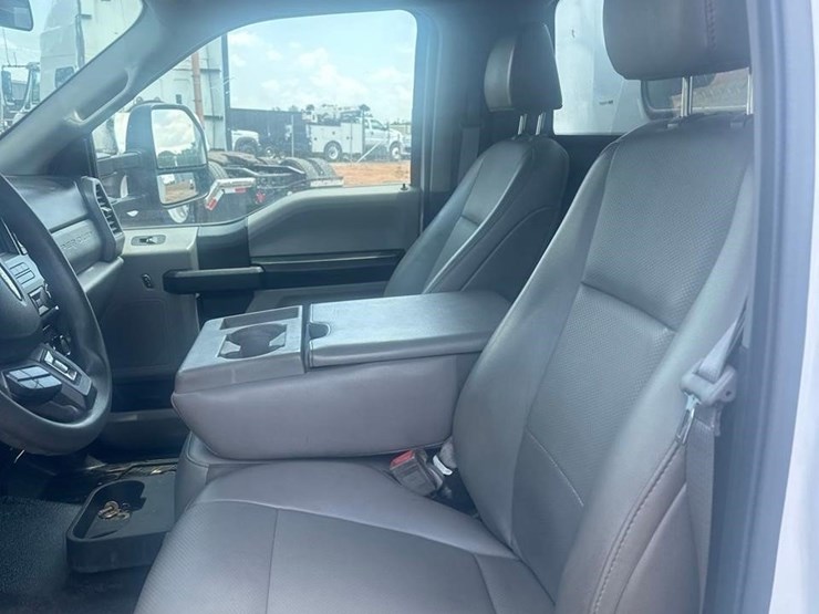 2018-ford-f350-xl-image-14
