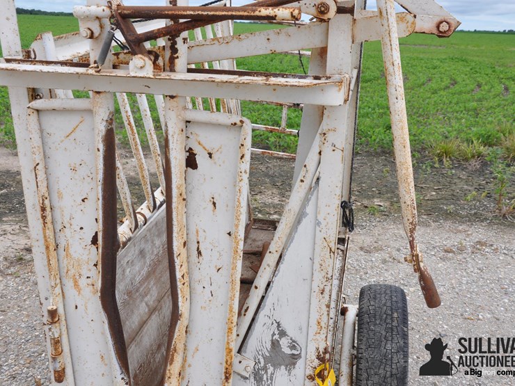 portable-cattle-chute-image-11