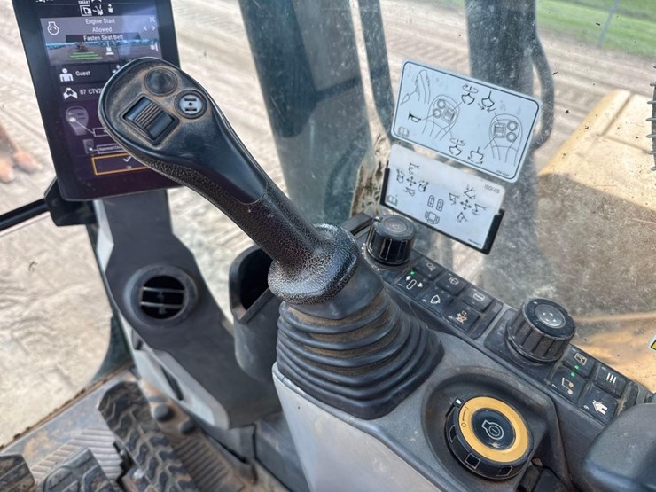 caterpillar-320gc-image-37