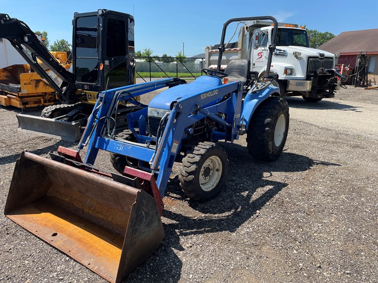 new-holland-tc33d-image-1