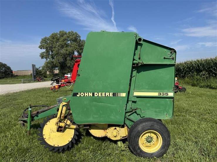1990-john-deere-335-image-4