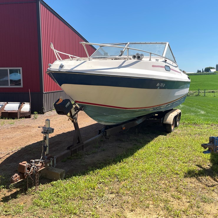 #3699 • 20' Boat and Holsclaw Tandem Axle Boat Trailer (Has WI Boat Title)