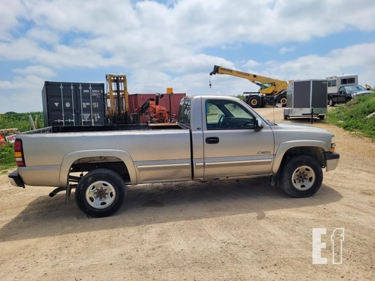 2001-chevrolet-silverado-2500-image-4