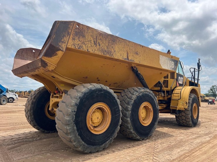 2014-caterpillar-740b-image-4