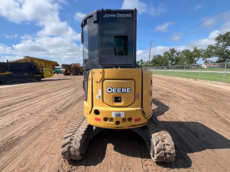 2016-deere-35g-image-3
