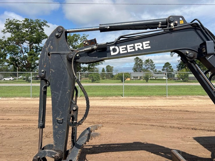2016-deere-35g-image-21
