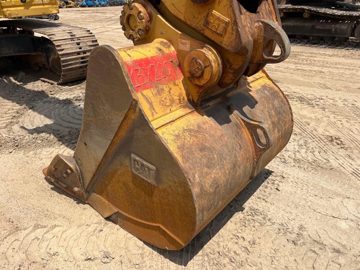 2022-caterpillar-335-image-21