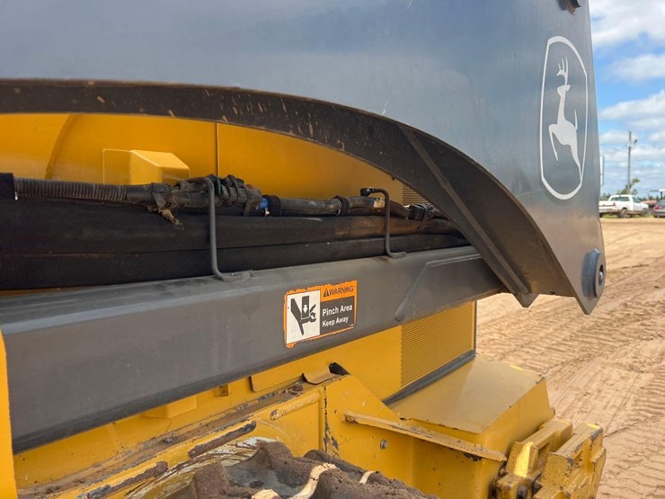 2020-deere-333g-image-12