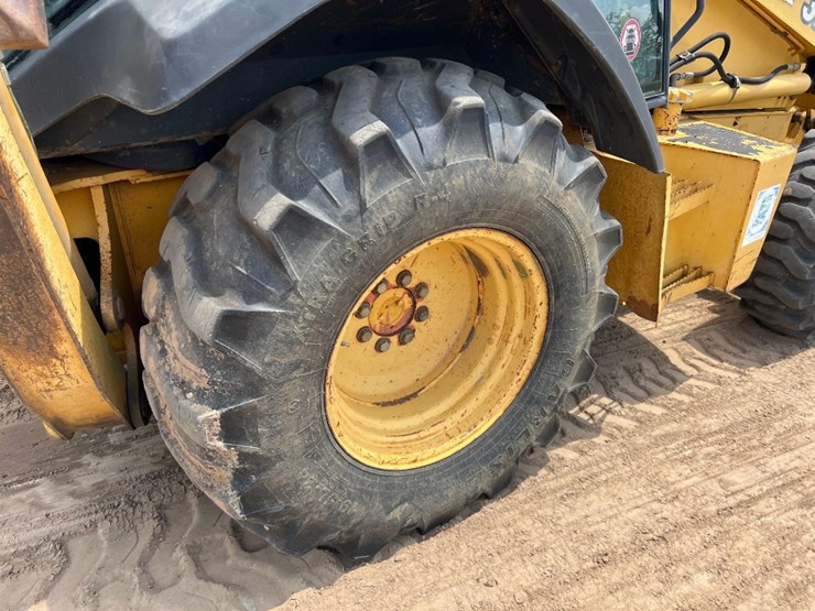 2004-deere-310sg-image-11