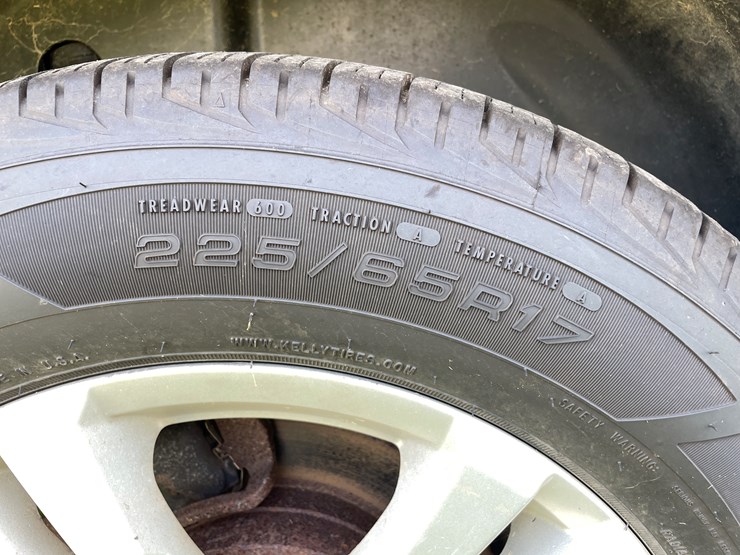 #1041-•-2014-chevy-equinox-awd-(has-wi-title)-image-27