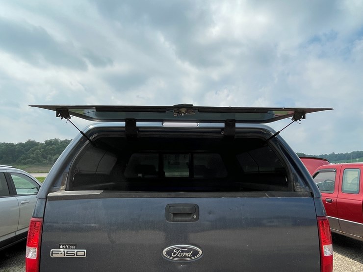 #1037-•-2005-ford-lariat-crew-cab-4x4-(has-wi-title)-image-35