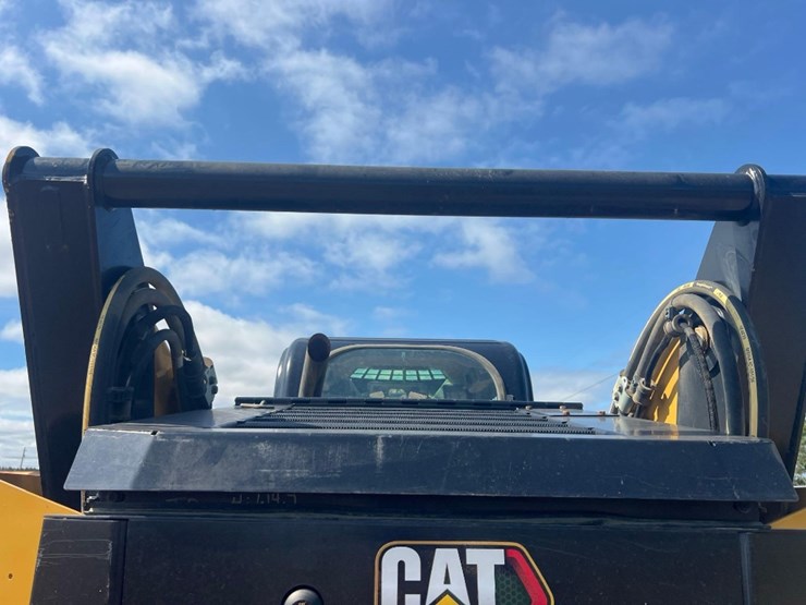 2023-caterpillar-299d3-image-14