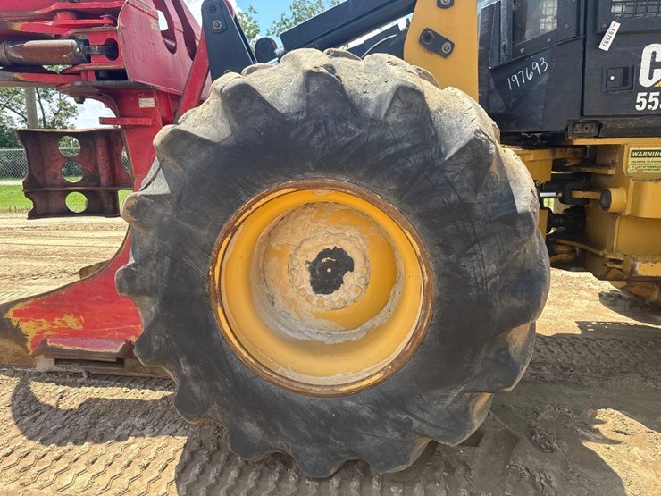 2016-caterpillar-553c-image-10