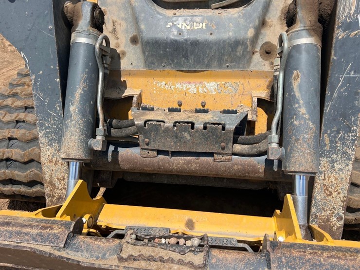 2012-deere-333d-image-10