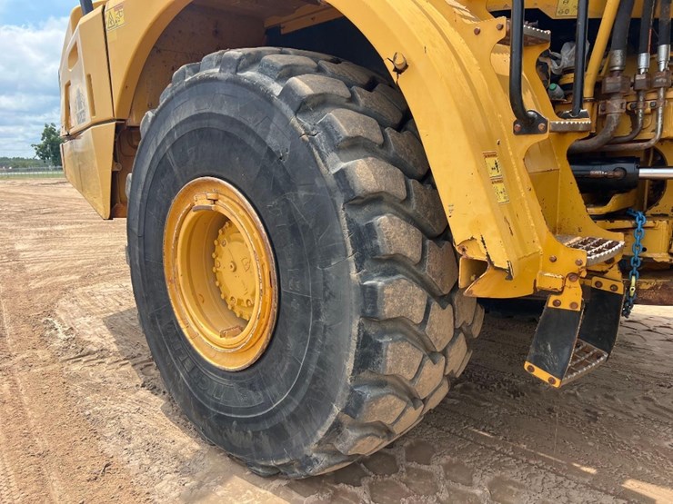 2014-caterpillar-740b-image-32