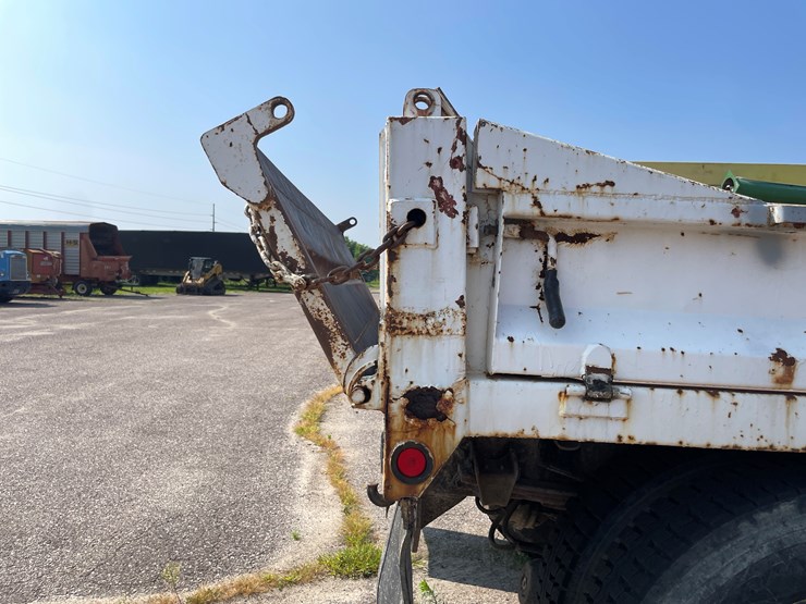 #1013-•-1992-freightliner-cummins-(has-mn-title)-image-35