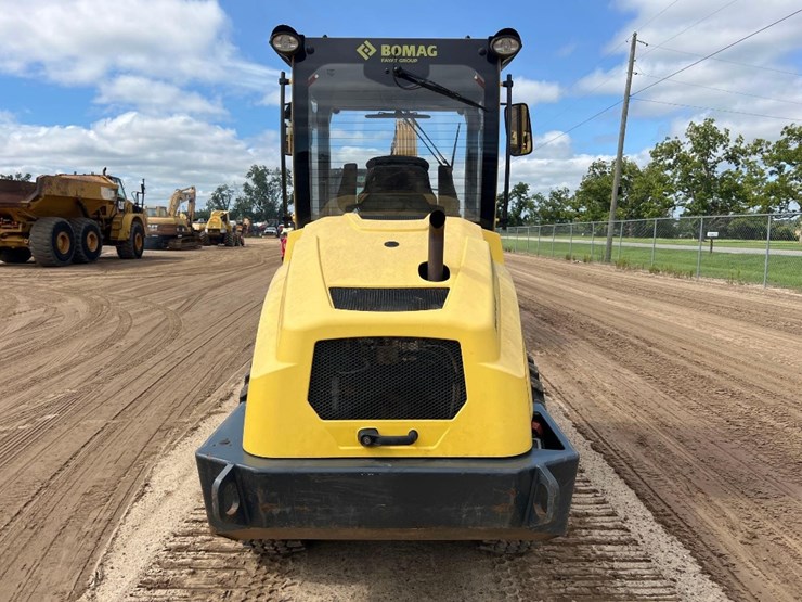 2017-bomag-bw145d-image-3