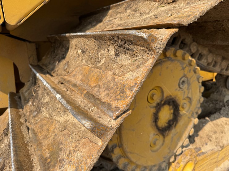 2017-caterpillar-d6n-lgp-image-26