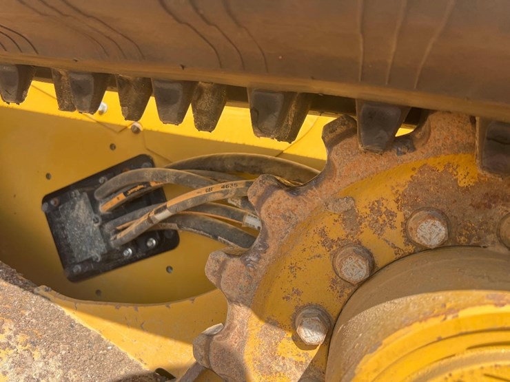 2023-caterpillar-299d3-image-24