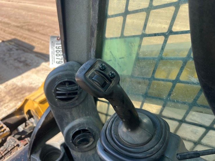 2015-caterpillar-299d-xhp-image-26