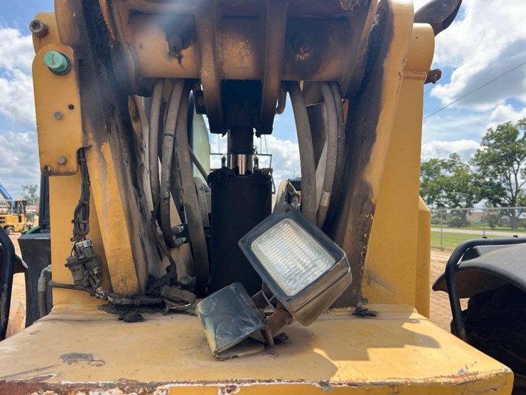 2015-caterpillar-tl1055c-image-20