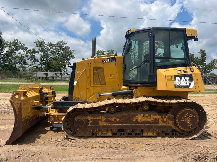 2015-caterpillar-d6k2-xl-image-1