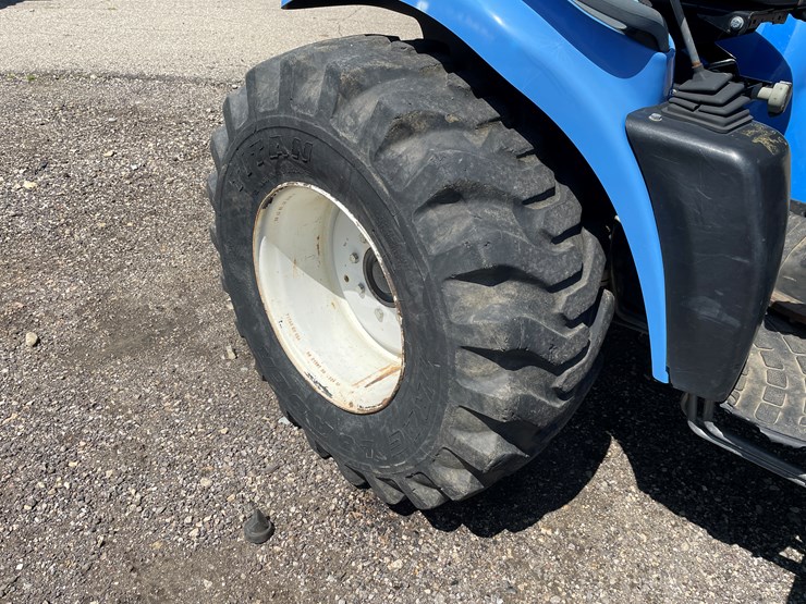 new-holland-tc33d-image-18