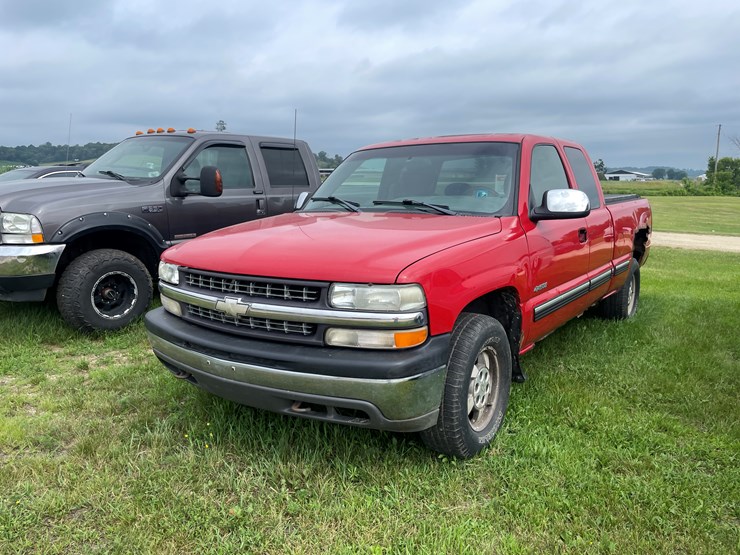 #1040-•-2000-chevy-1500-truck-(has-wi-title)-image-1