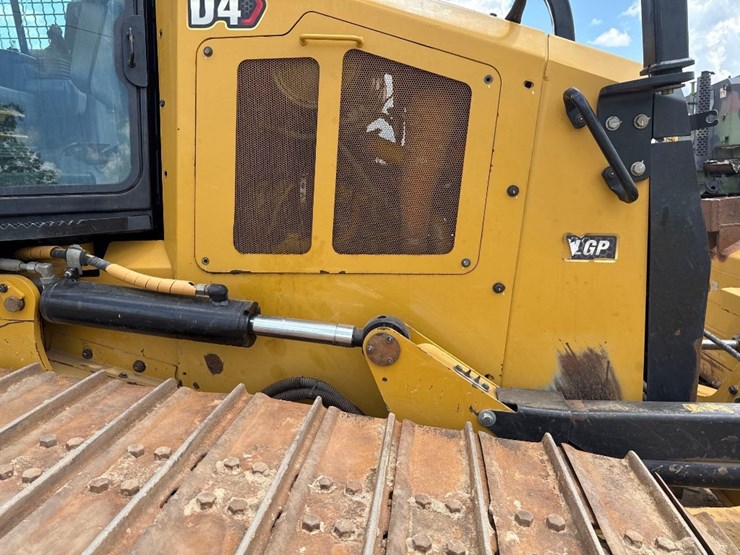 2022-caterpillar-d4-lgp-image-13
