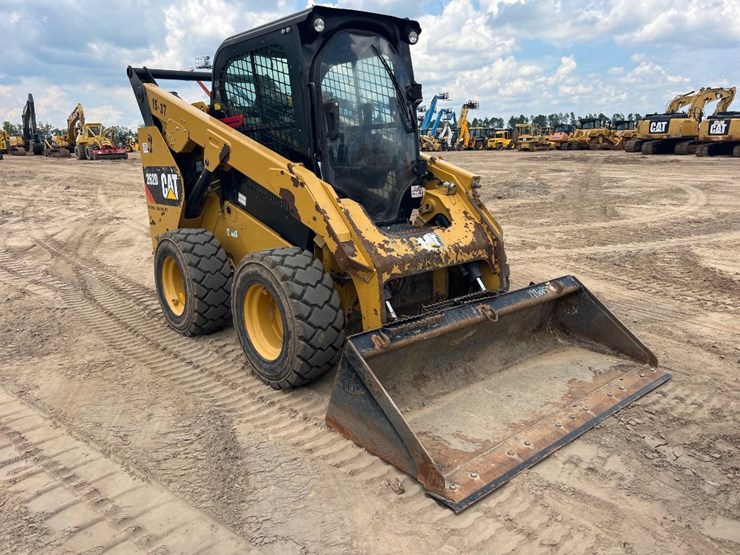 2016-caterpillar-262d-image-6