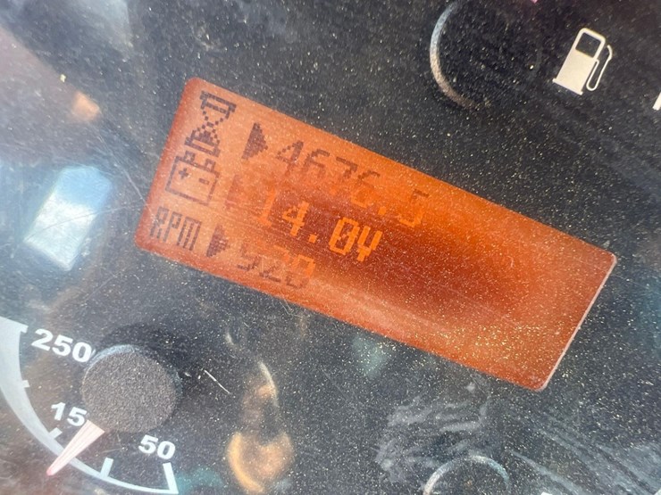 2015-caterpillar-tl1055c-image-36