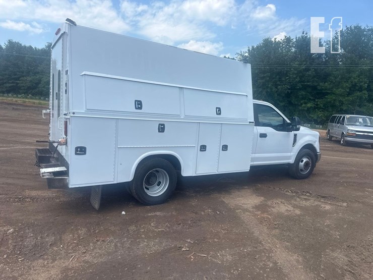 2018-ford-f350-xl-image-3