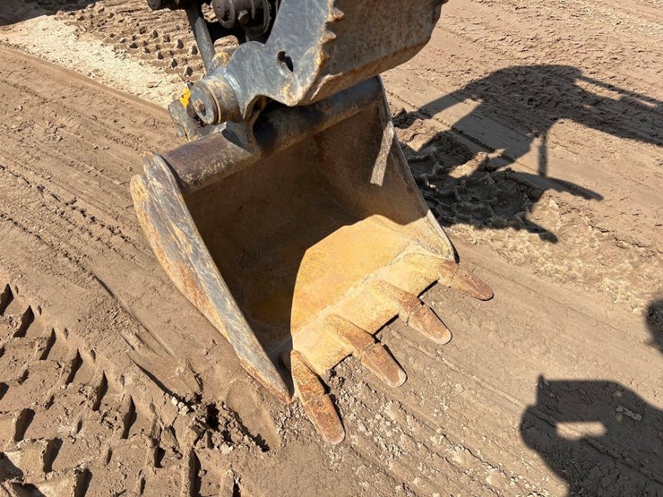 2016-deere-35g-image-18