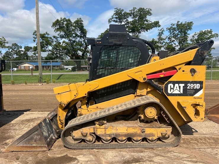 2015-caterpillar-299d-xhp-image-1