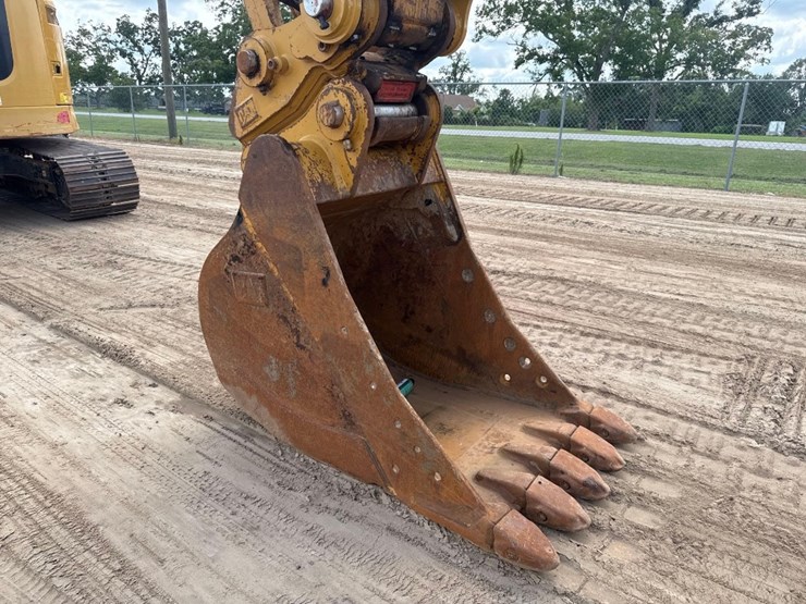 caterpillar-320gc-image-32