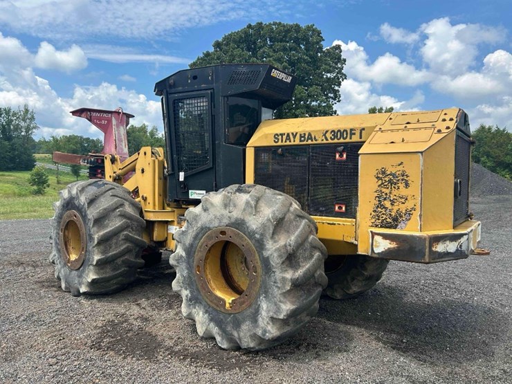 caterpillar-573-image-2