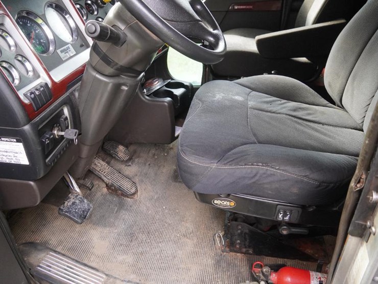 2007-kenworth-t800-image-21