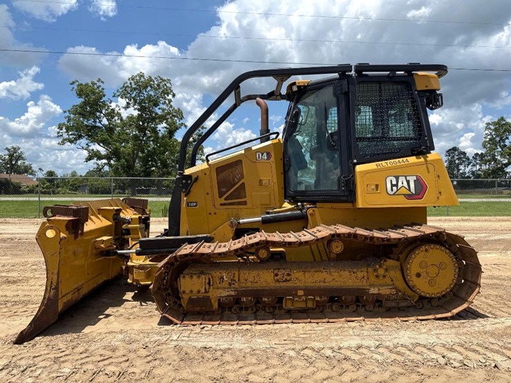 2022-caterpillar-d4-lgp-image-1