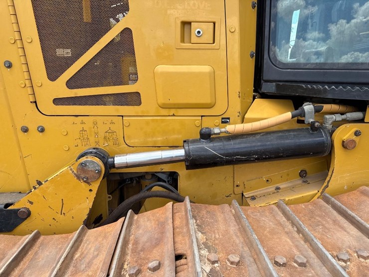 2022-caterpillar-d4-lgp-image-15