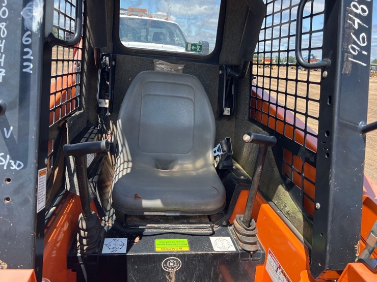 2019-gehl-r105-image-21