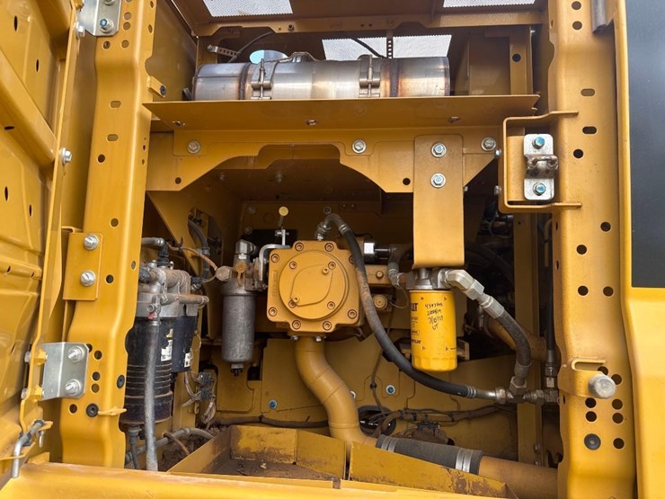 caterpillar-320gc-image-24