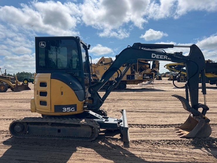 2016-deere-35g-image-5