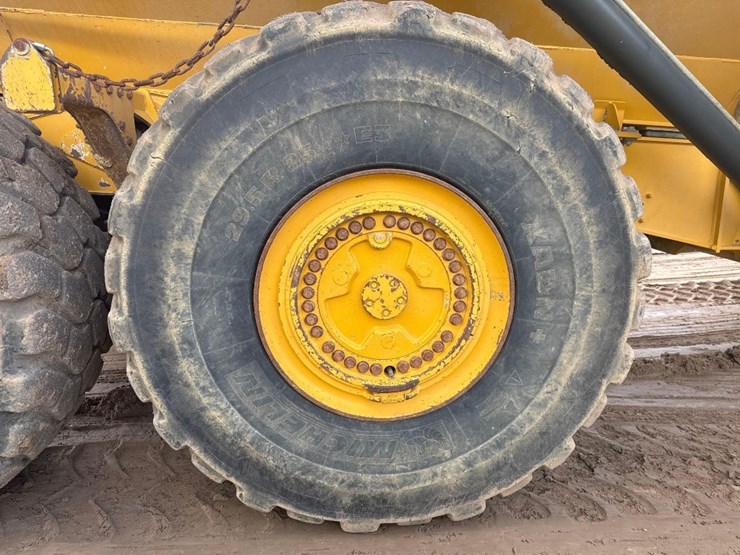 2021-deere-410e-image-13