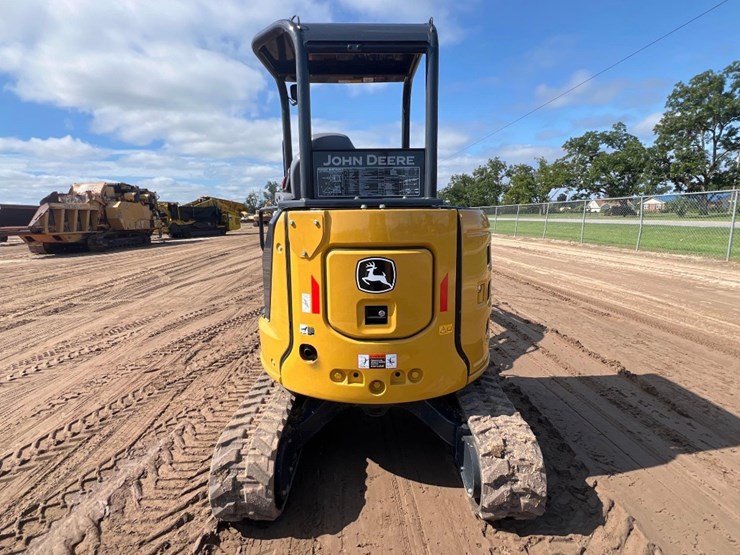 2023-deere-30g-image-3