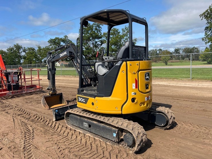 2023-deere-30g-image-2