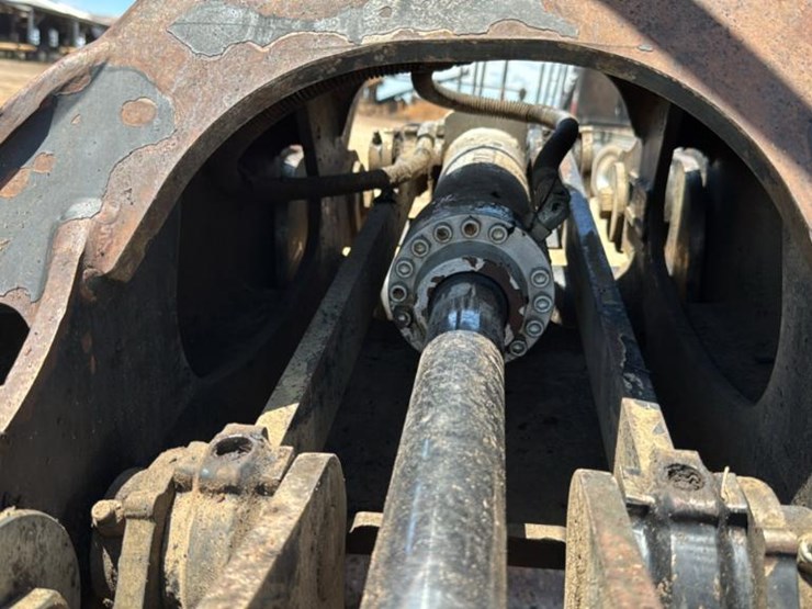 2008-caterpillar-574-image-22
