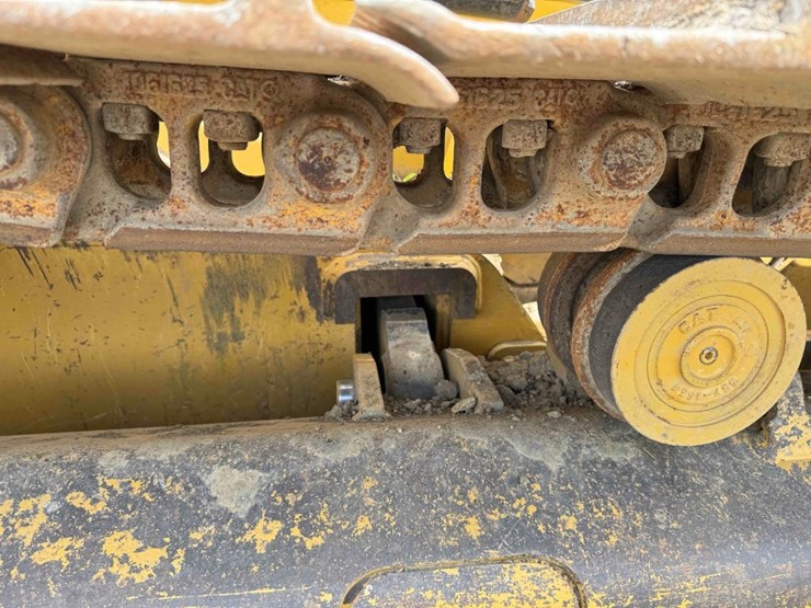 2016-caterpillar-d6k-image-33