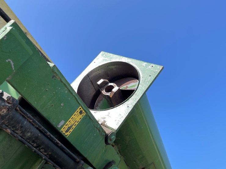 #1057-•-j-&-m-grain-cart-image-25